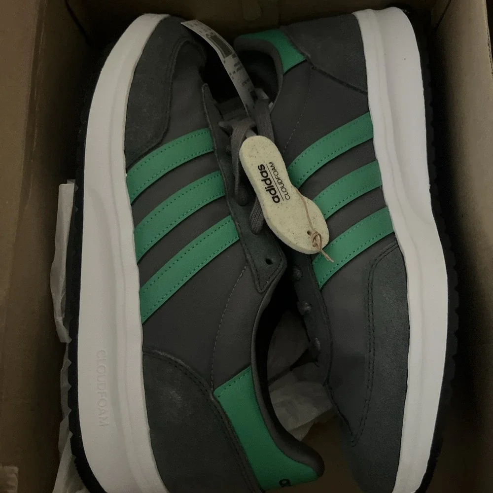 Men's Running Shoes Size 13 Adidas Gray Green Run 70s 2.0 Cloudfoam Comfort